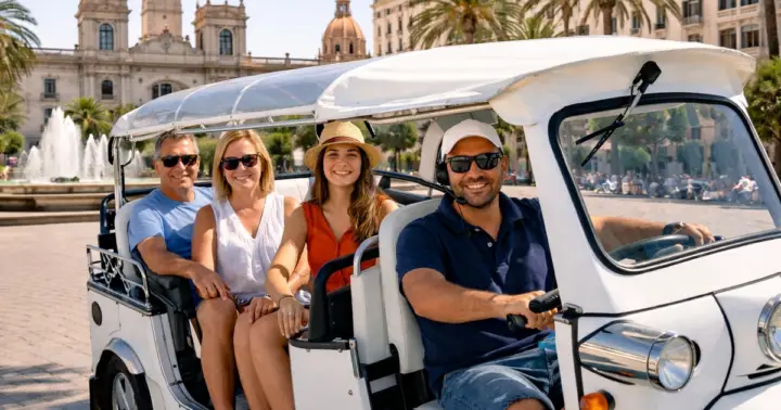 2-hour Tuk Tuk sightseeing tour of the Historic Center, Beaches, and City of Arts and Sciences