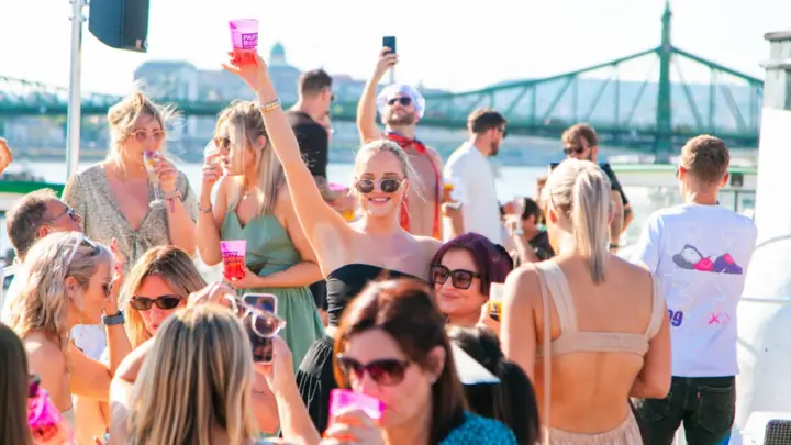 Budapest: crucero por el río con cócteles ilimitados
