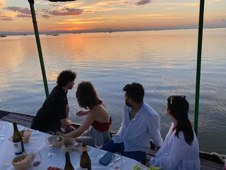 Valencia: paseo en barco con cata de vino valenciano y tapas