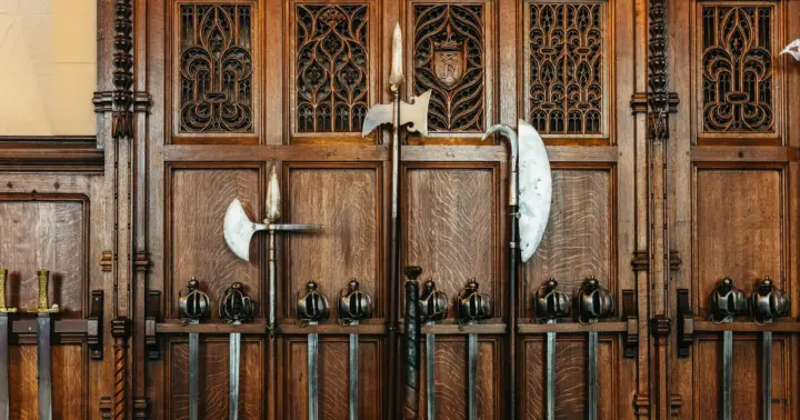 Edinburgh: Edinburgh Castle Guided History Tour with Tickets