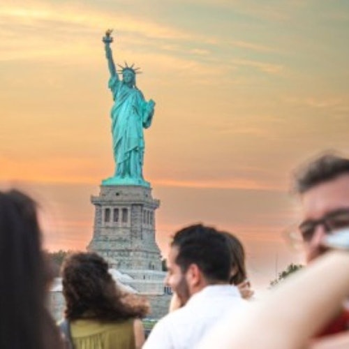 Nueva York: Paseo en barco al atardecer por la Estatua de la Libertad