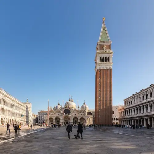 Hidden Venice: The Unusual Walking Tour & Gondola Ride