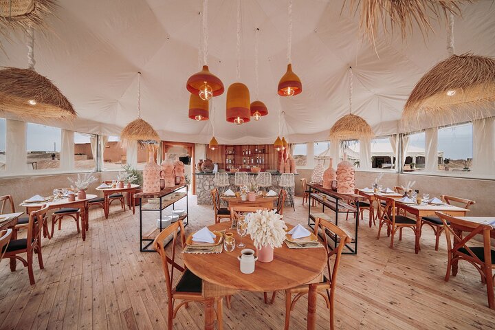 Experiencia de almuerzo de lujo en el desierto de Agafay