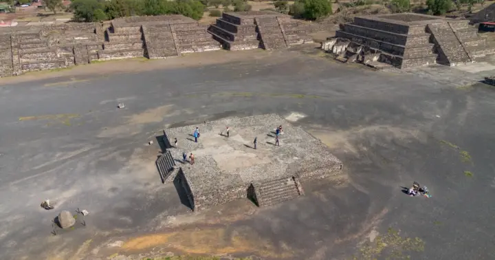 Teotihuacan Pyramids: Guided Tour with Entry Ticket Included