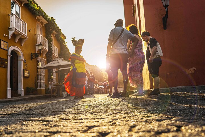 Tour a pie al atardecer de Cartagena