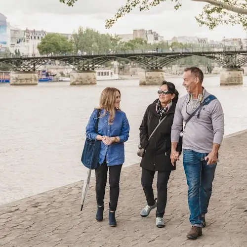Catedral de Notre-Dame de París e Île de la Cité: Visita guiada a pie en grupo reducido