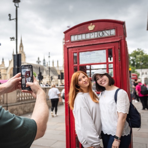 London: Westminster Guided Walking Tour + River Cruise + Tower of London Entry