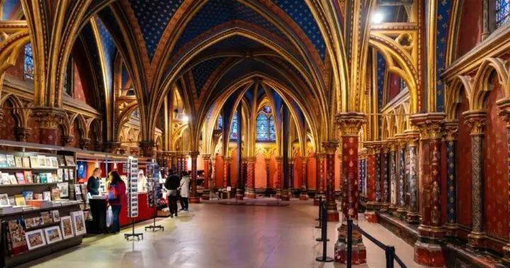 Combinación de entrada a Sainte-Chapelle: Conciergerie y paseo en barco por el río Sena