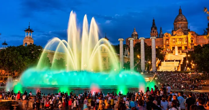 Barcelona: Montjuic Sightseeing Tour, Tapas, and Magic Fountain Show