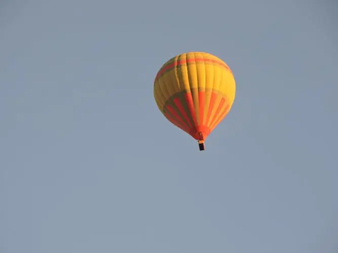 Paseo en globo al amanecer con desayuno tradicional bereber
