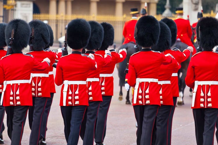 Buckingham Palace Skip-the-Line Tour with Changing of the Guard