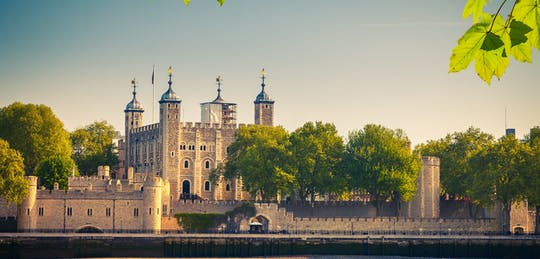 Full-Day London: Westminster Abbey, Changing of the Guard, Thames Cruise & Tower of London