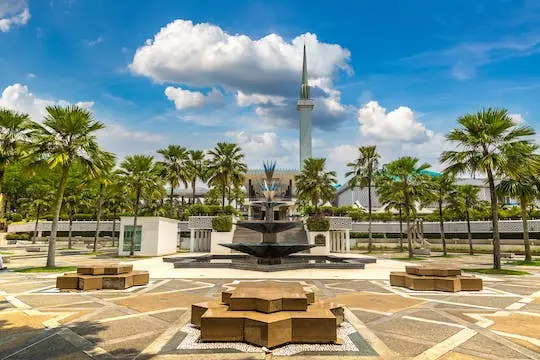 Tour privado de tránsito de día completo por Kuala Lumpur y las cuevas de Batu