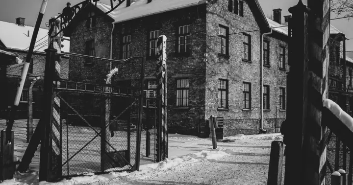 Desde Cracovia: tour autoguiado de Auschwitz-Birkenau