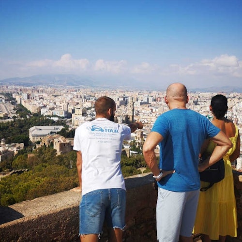 Parque Natural Montes de Málaga: Visita Guiada en Coche Eléctrico + Comida