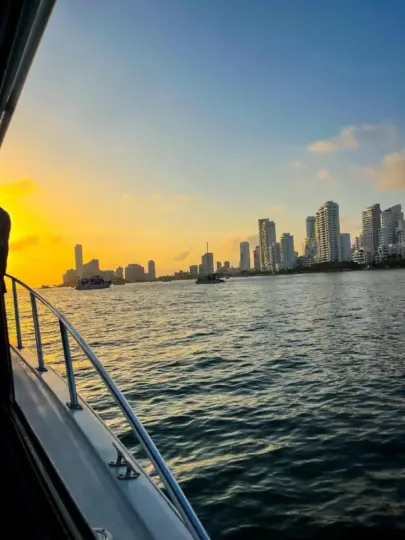 Cartagena: Experiencia VIP en Yate Atardecer Por La Bahia