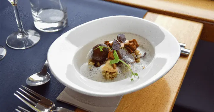 Bordeaux: 2-Hour River Dinner Cruise