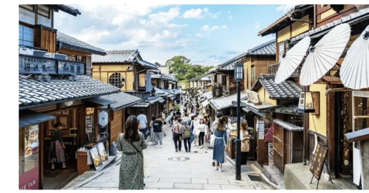 Kioto: paseo nocturno por Fushimi Inari con rituales sintoístas