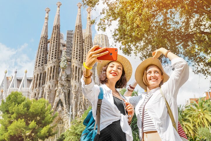 Barcelona: Visita guiada a la Sagrada Familia con acceso rápido