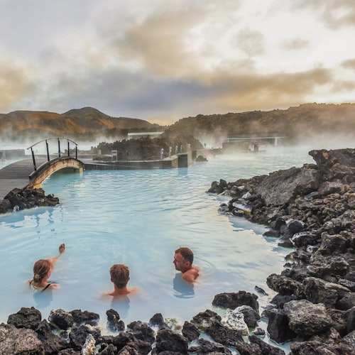 Fagradalsfjall Volcano Hike & Blue Lagoon Admission