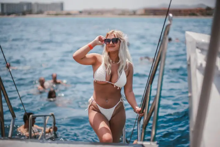 Ibiza: fiesta prémium en barco con bebidas prémium todo incluido