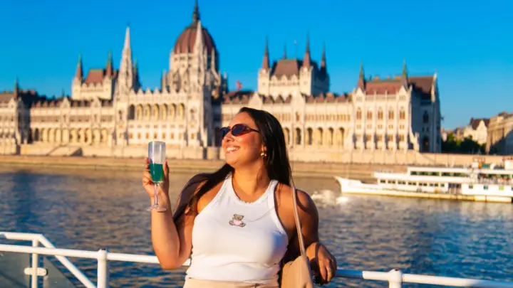 Budapest: Danube Cruise | Unlimited Drinks | Chilled Beats