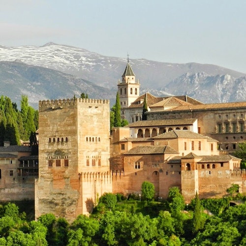 Alhambra y Palacios nazaríes: Entrada por la tarde
