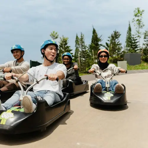Skyline Luge Kuala Lumpur: 4 bajadas en luge + combo con tirolina Hyfly