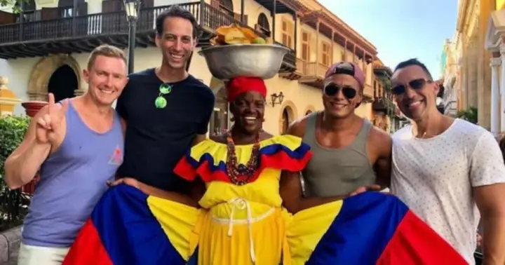 Tour completo de la ciudad con almuerzo en el lugar favorito de Anthony Bourdain