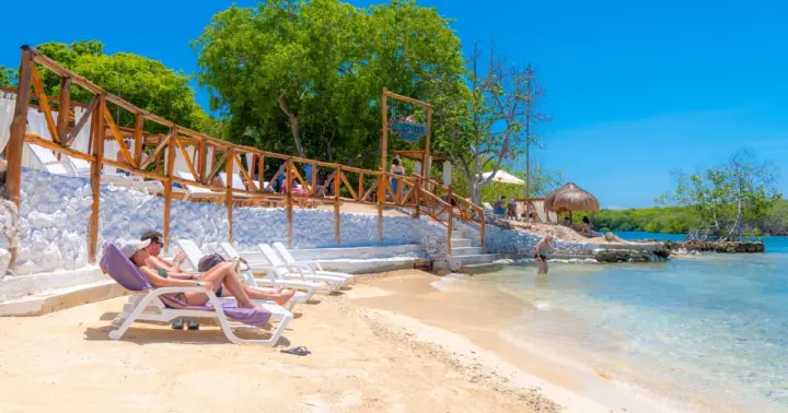 Full day at isla encantada beach