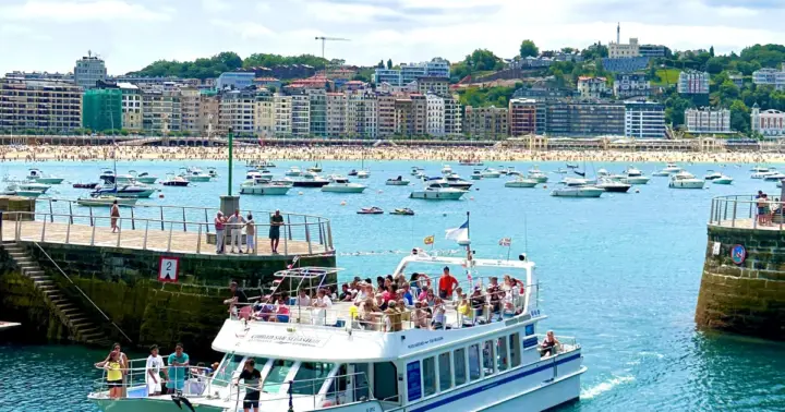San Sebastian: 40-Min Eco-Catamaran Cruise & Audio Guide