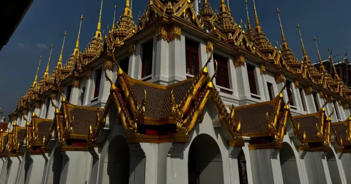 Bangkok: Tuk-Tuk Ride with Local Markets and Temples