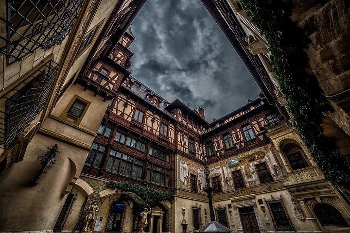Dracula's Castle, Brasov and Peles Full-Day Tour from Bucharest