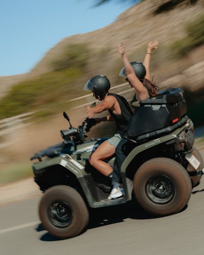 Excursión en quad al atardecer en Cala San Joan