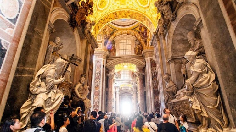 Visita guiada a la basílica y la cúpula de San Pedro con desayuno