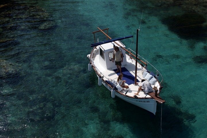 Paseo Privado de 4 horas en Barco Tradicional Balear