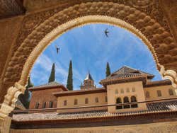 Visita guiada por la Alhambra y los Palacios Nazaríes sin entrada