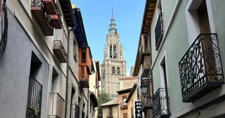 Small Group Walking Sightseeing Tour of Toledo & Cathedral Entry (Max 10)