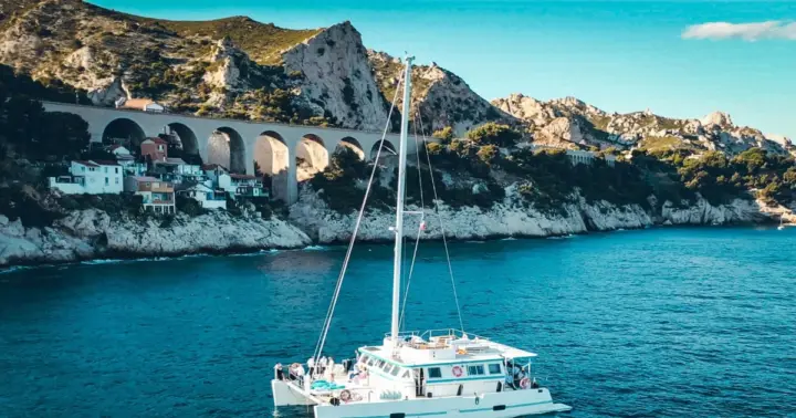 Marsella: Crucero en catamarán por el archipiélago de Frioul con almuerzo