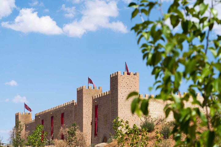 Desde Madrid: Puy de Fou España y El Sueño de Toledo en Autobús