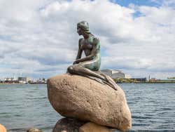 Paseo en barco por los canales de Copenhague