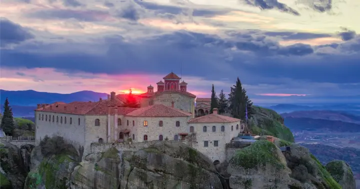 Desde Atenas: experiencia de 2 días en Meteora con 2 tours locales