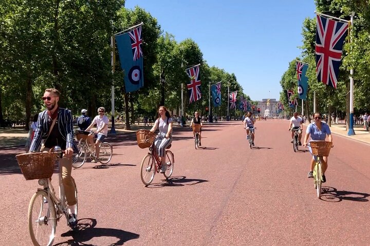 Private Royal London Bike Tour with pub & street art