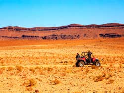 Tour en buggy por el desierto de Agafay y el lago Takerkoust