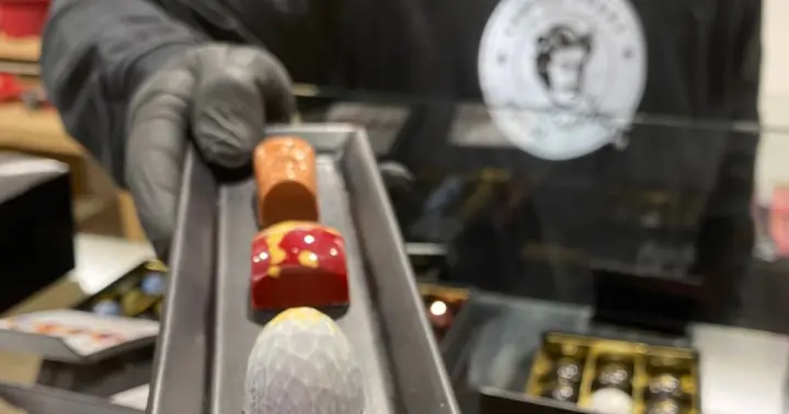 Ghent: Belgian Chocolate Walking Tour with Tastings