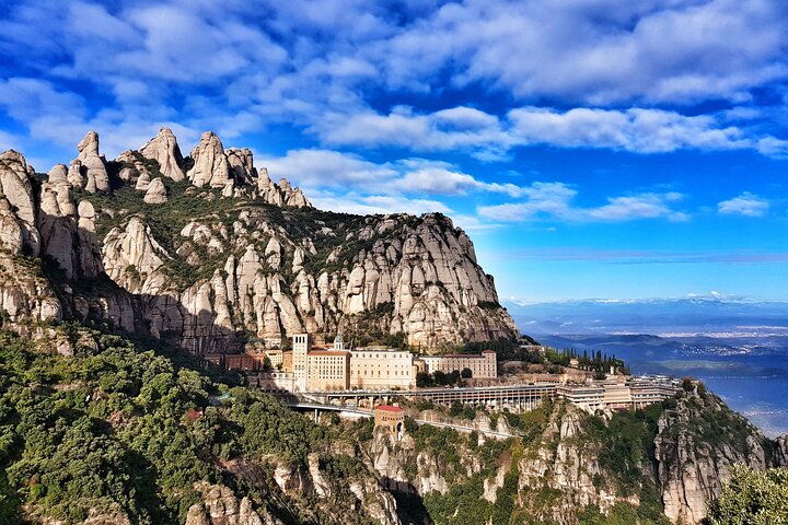 Experiencia en la Naturaleza, Monasterio y Museo de Montserrat