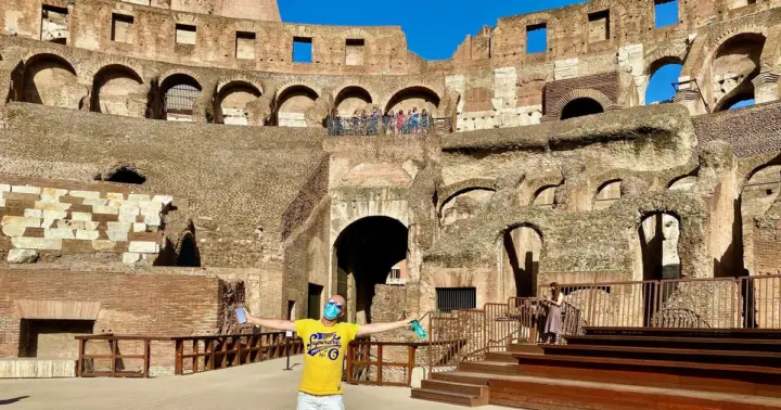 Tour guiado por la arena del Coliseo con opción de visita al Foro Romano