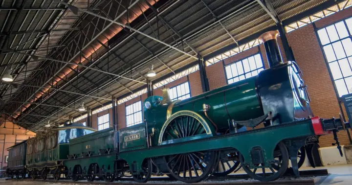 Lisboa: tour por el Museo del Ferrocarril con almuerzo y viaje en tren