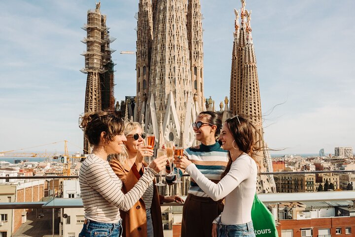 Visita a la hora de cierre de la Sagrada Familia con vistas desde la azotea
