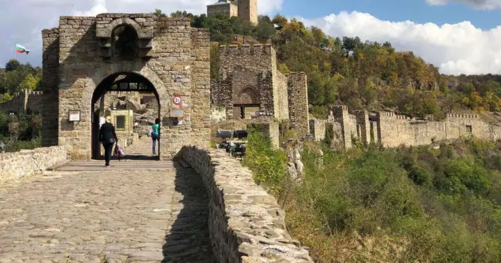 Day Trip to Bulgaria and Veliko Tarnovo from Bucharest